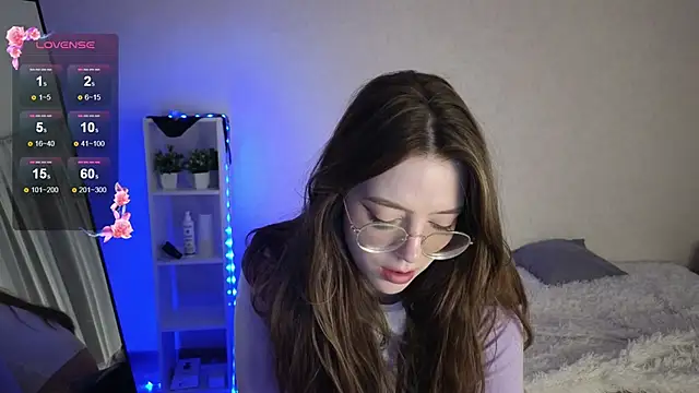 Snapshot of Tofumuchh chatting on 11.27.25 Tofumuchh online show from 11.27.25