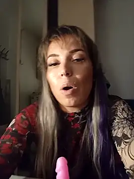 Snapshot of Conny_Shellie chatting on 10.21.25 Conny Shellie online show from 10.21.25