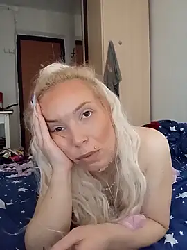 Snapshot of Conny_Shellie chatting on 11.09.25 Conny Shellie online show from 11.09.25