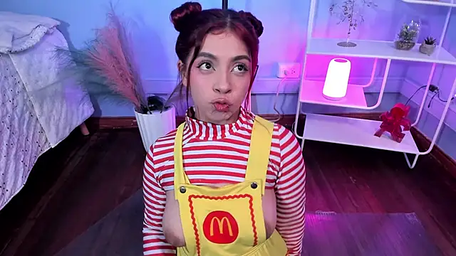 KathiaSaenz  online show from 10.02.25