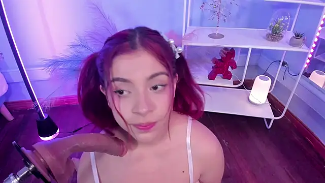 KathiaSaenz  online show from 10.10.25