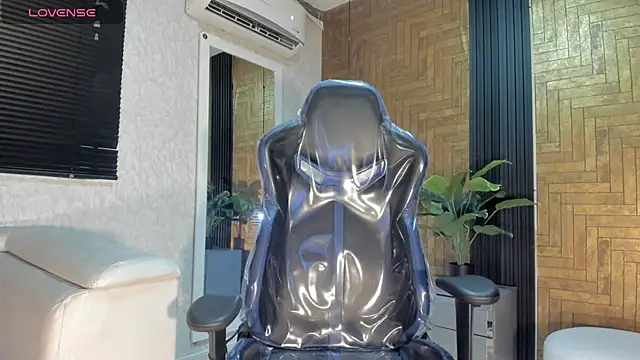 Snapshot of george_lance chatting on 09.30.25 george lance online show from 09.30.25