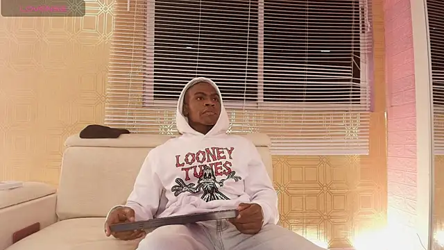 Snapshot of george_lance chatting on 11.06.25 george lance online show from 11.06.25