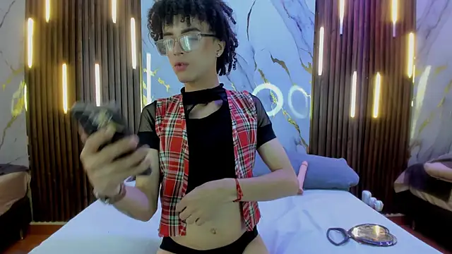 Snapshot of NoahVidall chatting on 09.30.25 NoahVidall online show from 09.30.25