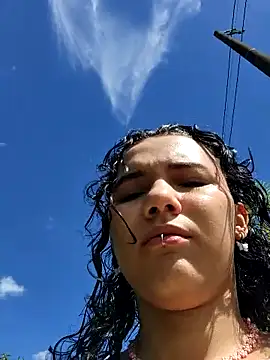 Snapshot of _TOMOE chatting on 09.30.25 TOMOE online show from 09.30.25