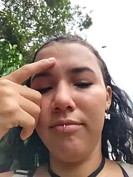 Snapshot of _TOMOE chatting on 10.04.25 TOMOE online show from 10.04.25