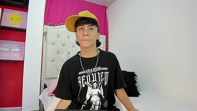 Snapshot of XaanderGrey chatting on 10.02.25 XaanderGrey online show from 10.02.25