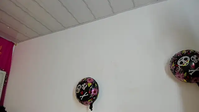 Snapshot of XaanderGrey chatting on 10.06.25 XaanderGrey online show from 10.06.25