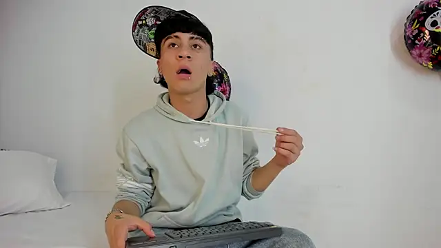 Snapshot of XaanderGrey chatting on 10.09.25 XaanderGrey online show from 10.09.25