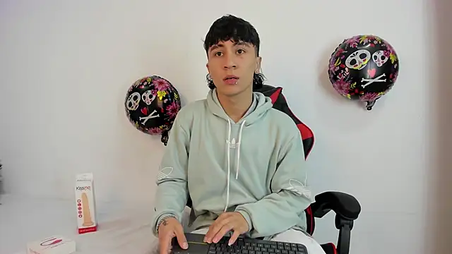 Snapshot of XaanderGrey chatting on 10.12.25 XaanderGrey online show from 10.12.25