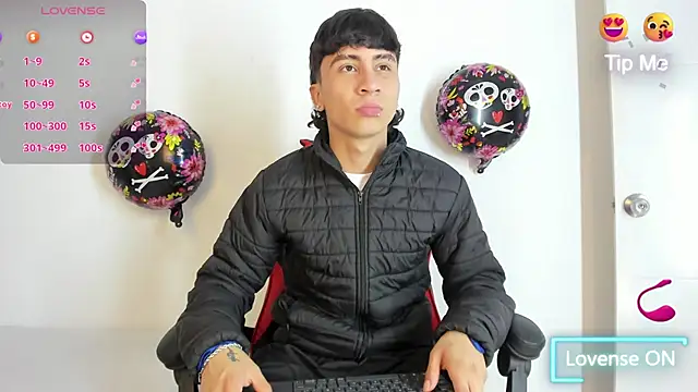 Snapshot of XaanderGrey chatting on 10.18.25 XaanderGrey online show from 10.18.25