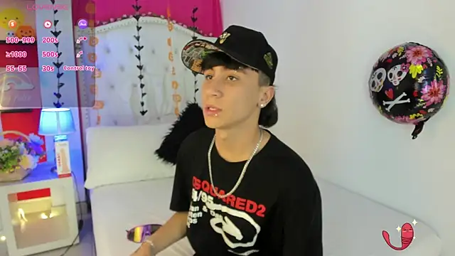 Snapshot of XaanderGrey chatting on 10.24.25 XaanderGrey online show from 10.24.25