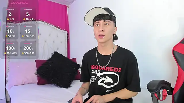 Snapshot of XaanderGrey chatting on 11.04.25 XaanderGrey online show from 11.04.25