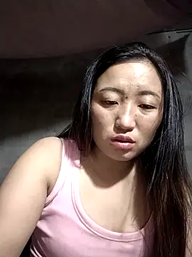 Snapshot of zhen-zo chatting on 10.24.25 zhen-zo online show from 10.24.25