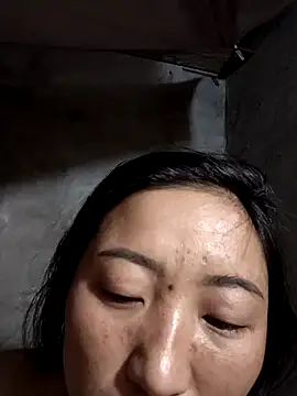 Snapshot of zhen-zo chatting on 10.26.25 zhen-zo online show from 10.26.25