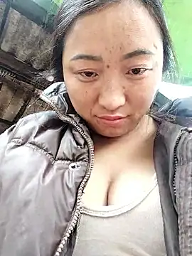 Snapshot of zhen-zo chatting on 10.27.25 zhen-zo online show from 10.27.25