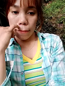 Snapshot of nhinhi-sexy chatting on 10.04.25 nhinhi-sexy online show from 10.04.25