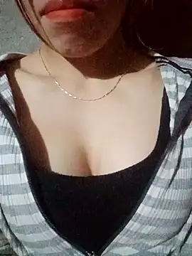 Snapshot of nhinhi-sexy chatting on 10.07.25 nhinhi-sexy online show from 10.07.25