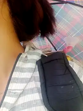 Snapshot of nhinhi-sexy chatting on 10.08.25 nhinhi-sexy online show from 10.08.25