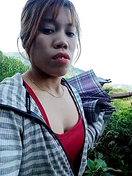 Snapshot of nhinhi-sexy chatting on 10.17.25 nhinhi-sexy online show from 10.17.25