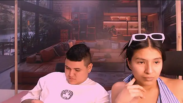 Snapshot of Charly_and_laura chatting on 10.05.25 Charly and laura online show from 10.05.25