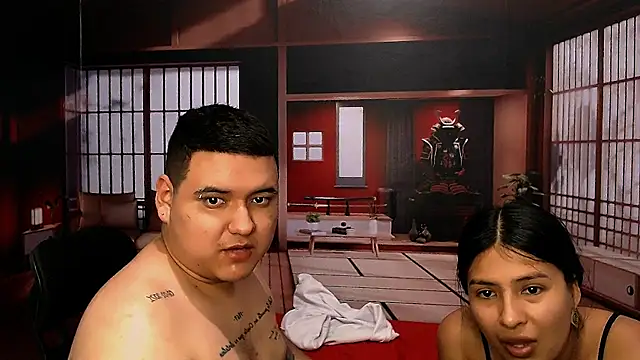 Snapshot of Charly_and_laura chatting on 10.20.25 Charly and laura online show from 10.20.25