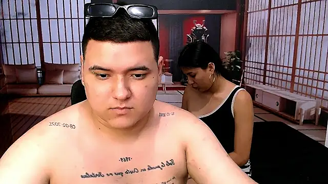 Snapshot of Charly_and_laura chatting on 10.22.25 Charly and laura online show from 10.22.25