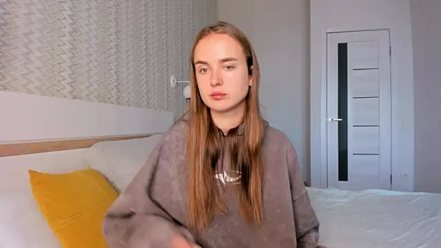 Snapshot of LilMary_ chatting on 10.22.25 LilMary online show from 10.22.25