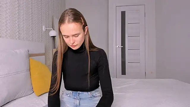 Snapshot of LilMary_ chatting on 10.27.25 LilMary online show from 10.27.25