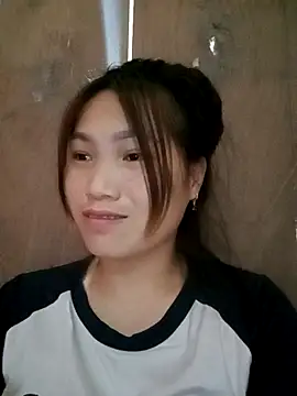 min-xinh online show from 10.10.25