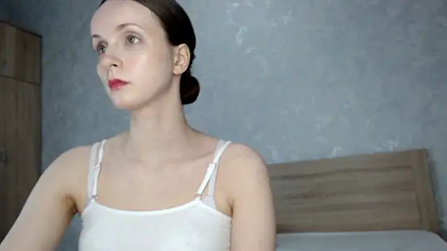 Snapshot of Yourplayfulspark chatting on 10.02.25 Yourplayfulspark online show from 10.02.25