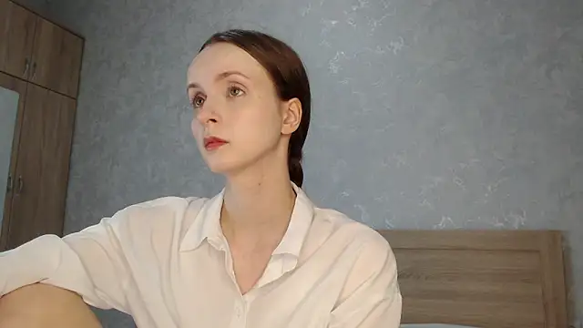 Snapshot of Yourplayfulspark chatting on 10.05.25 Yourplayfulspark online show from 10.05.25