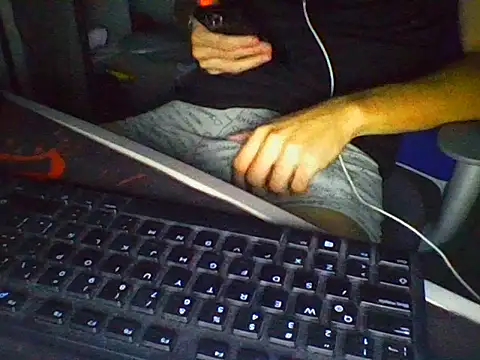 Snapshot of AlbertoRuiz086 chatting on 10.14.25 AlbertoRuiz086 online show from 10.14.25