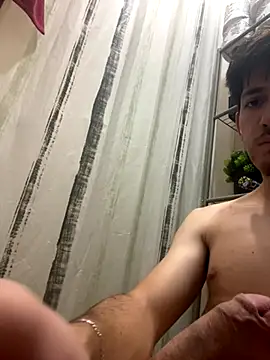 Snapshot of AlbertoRuiz086 chatting on 12.05.25 AlbertoRuiz086 online show from 12.05.25