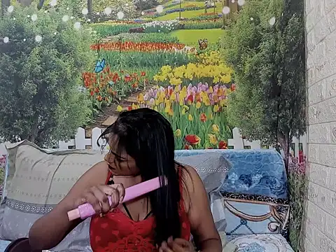 indianswtbella online show from 10.17.25