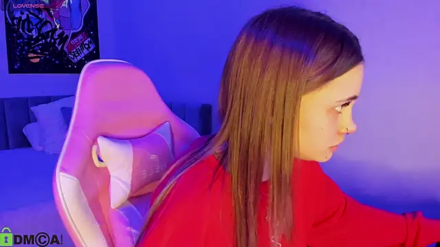 KarinaBroks online show from 12.18.25