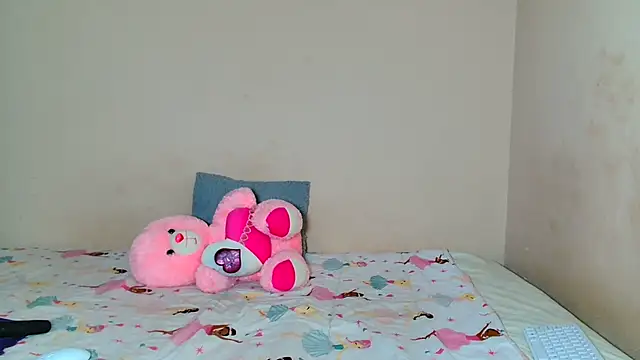 Snapshot of SlimSexxy21 chatting on 11.17.25 SlimSexxy21 online show from 11.17.25