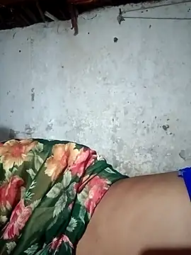 Snapshot of Lona2525 chatting on 10.10.25 Lona2525 online show from 10.10.25