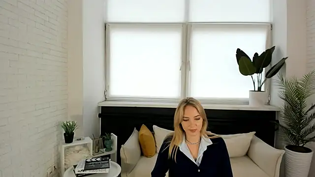 RanaeLaine online show from 09.27.25