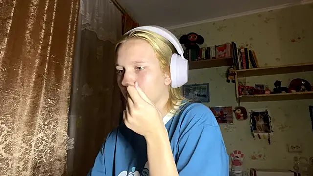 Snapshot of xX_Looola_Xx chatting on 10.03.25 xX Looola Xx online show from 10.03.25