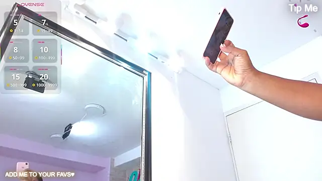 Snapshot of MelissaSam_ chatting on 11.07.25 MelissaSam online show from 11.07.25