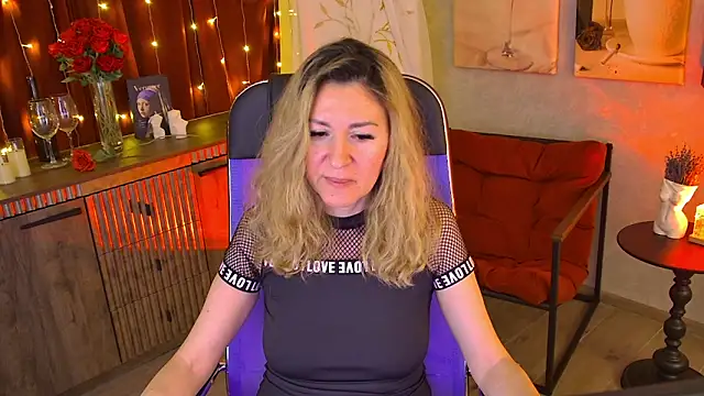 DonnaSmitth online show from 04.21.26