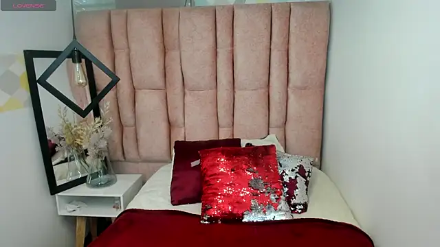 Issa Milf   online show from 05.27.26