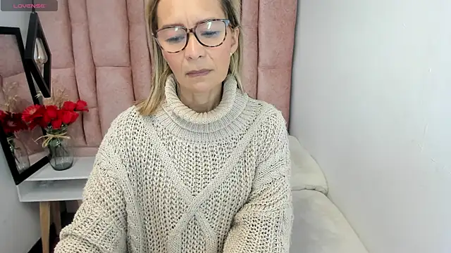Issa Milf   online show from 06.20.26