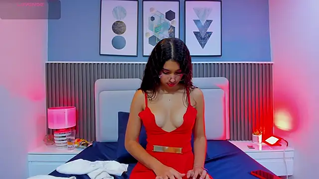 Snapshot of liz__cute chatting on 10.10.25 liz cute online show from 10.10.25