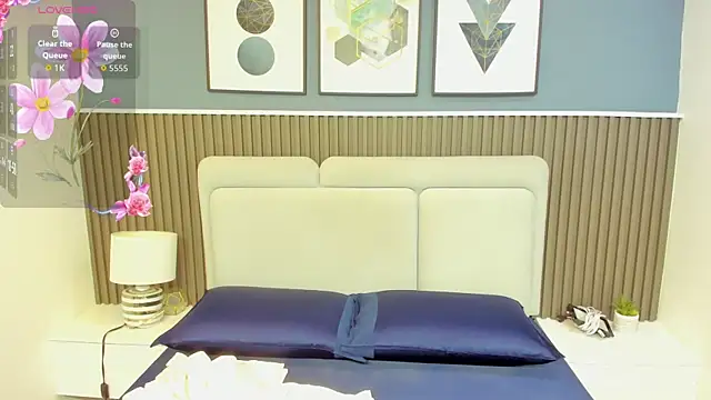 Snapshot of liz__cute chatting on 11.15.25 liz cute online show from 11.15.25