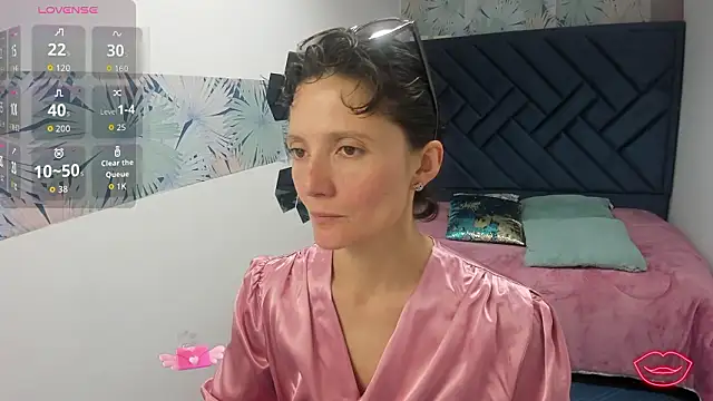 Valery More   online show from 02.13.26