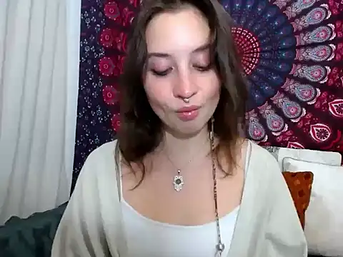 AdalynKiss online show from 11.18.25