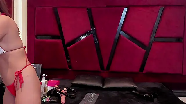 AmbarMonroe online show from 11.21.25