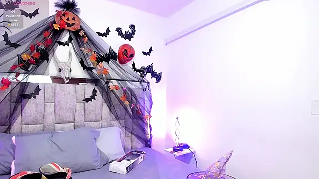 Snapshot of Misaki_Kai chatting on 10.30.25 Misaki Kai online show from 10.30.25